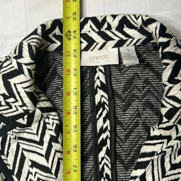 Chico chevron textured fitted one button closure blazer,
Multi media, NWOT - Picture 13 of 15